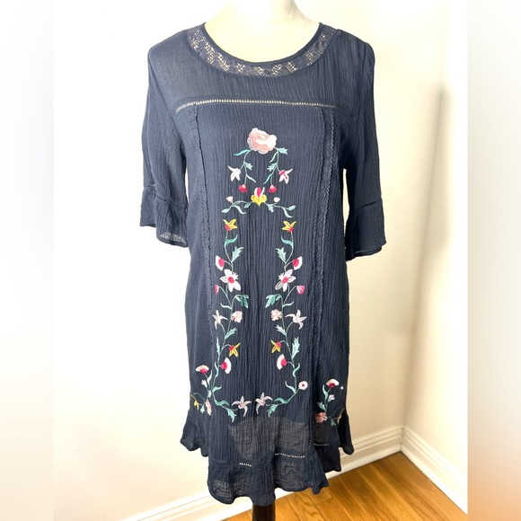 Oddi Dresses & Skirts - Oddi Boho Floral Embroidered Mini Dress Navy SZ M EUC